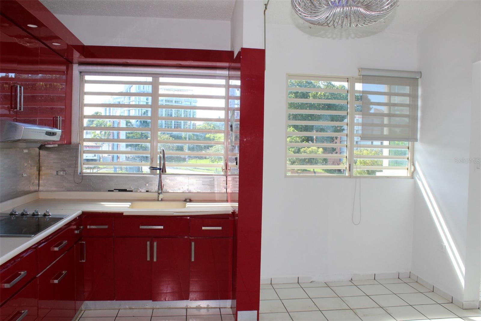 TOWN PARK APTS - Residential