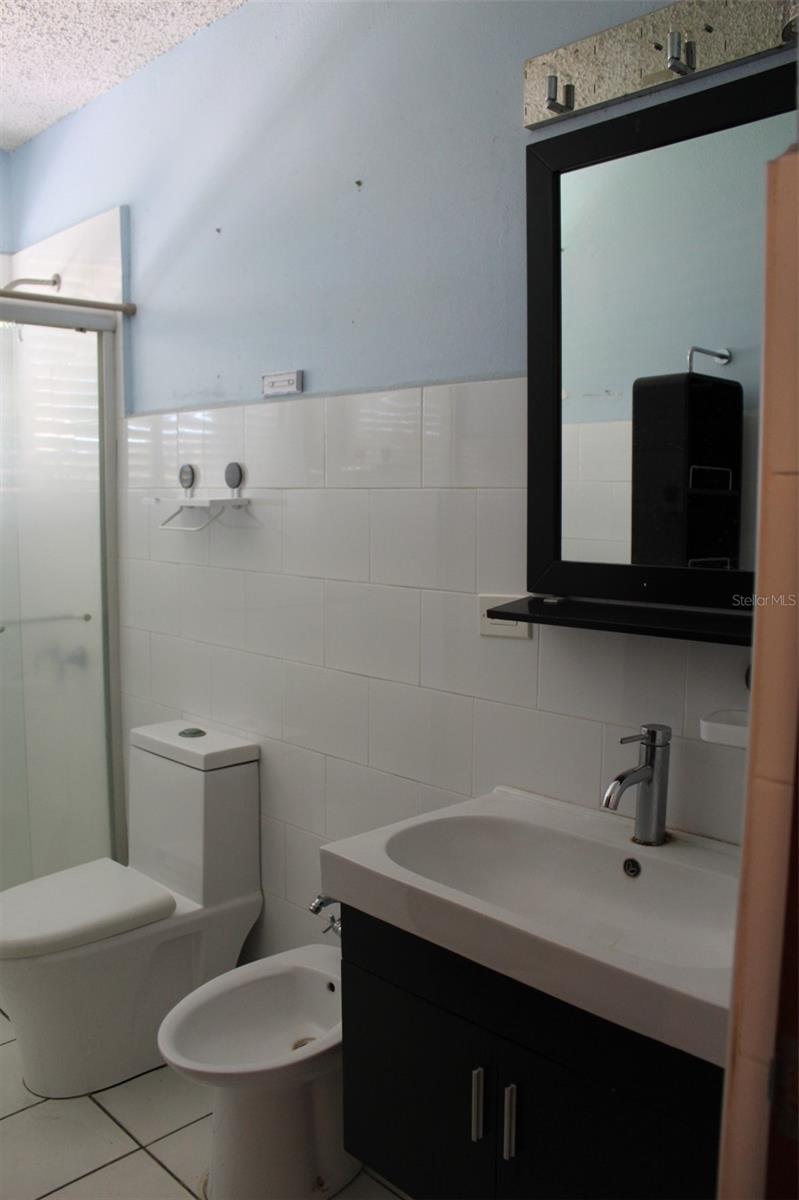 TOWN PARK APTS - Residential