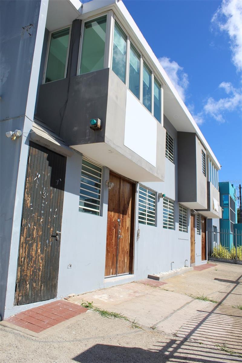 TOWN PARK APTS - Residential