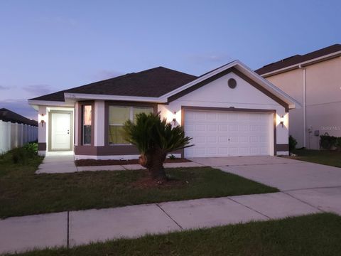 A home in AUBURNDALE
