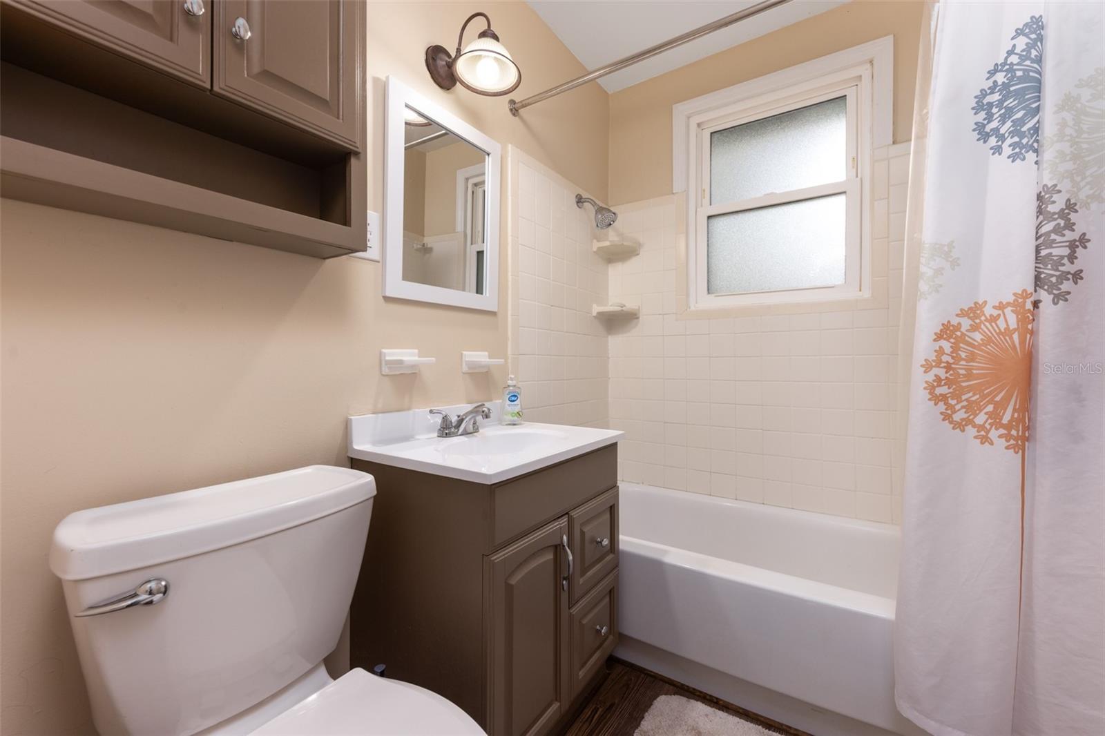 BREEZY POINT - Residential