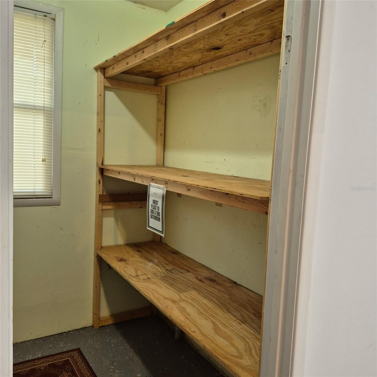 BREEZY POINT - Residential