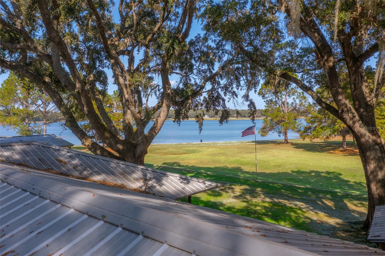 BREEZY POINT - Residential