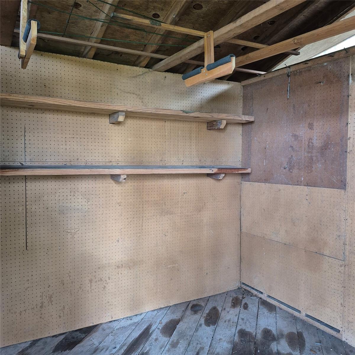 BREEZY POINT - Residential