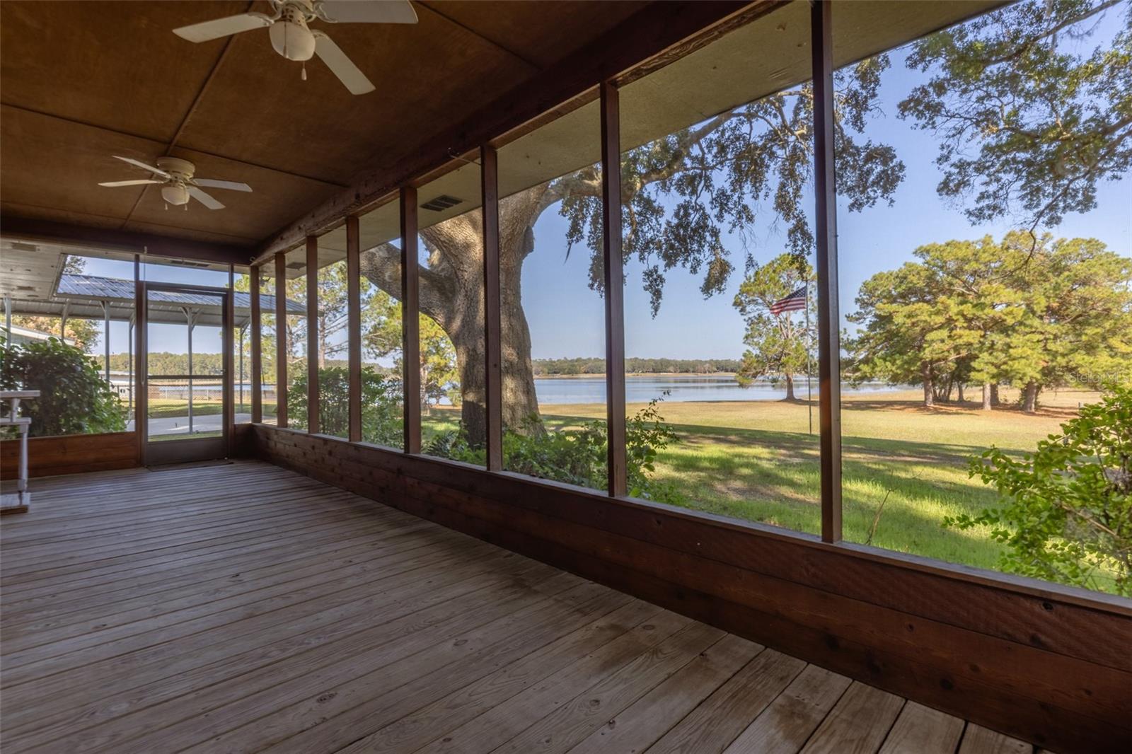 BREEZY POINT - Residential