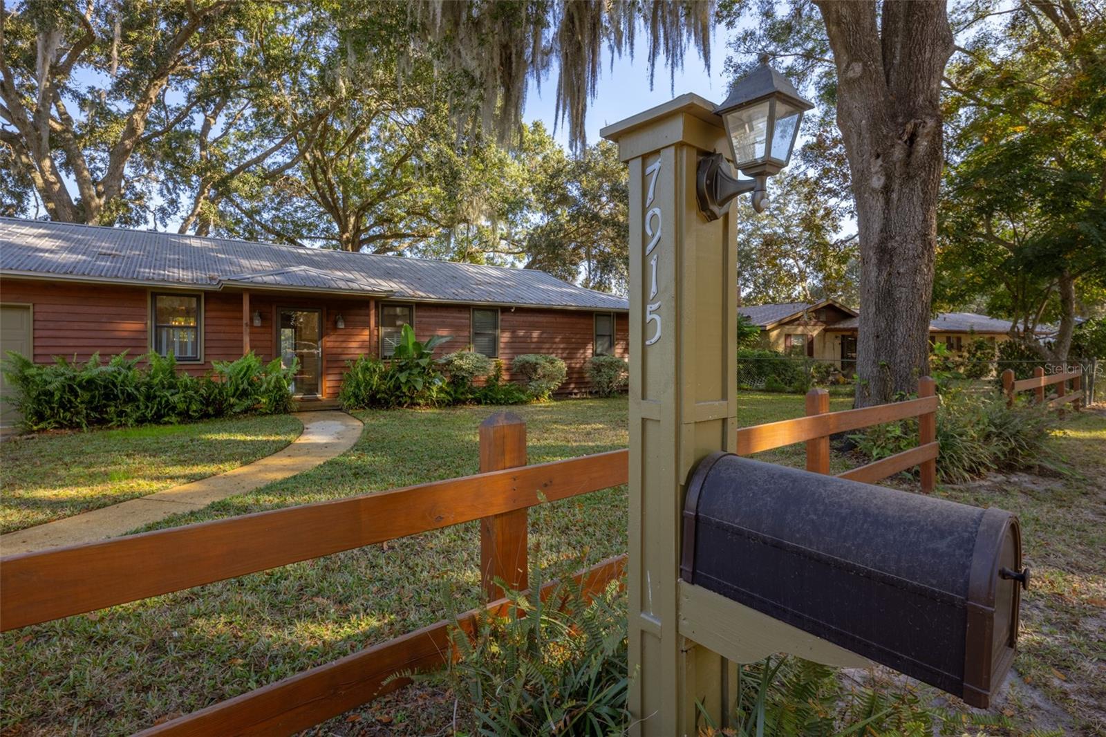 BREEZY POINT - Residential