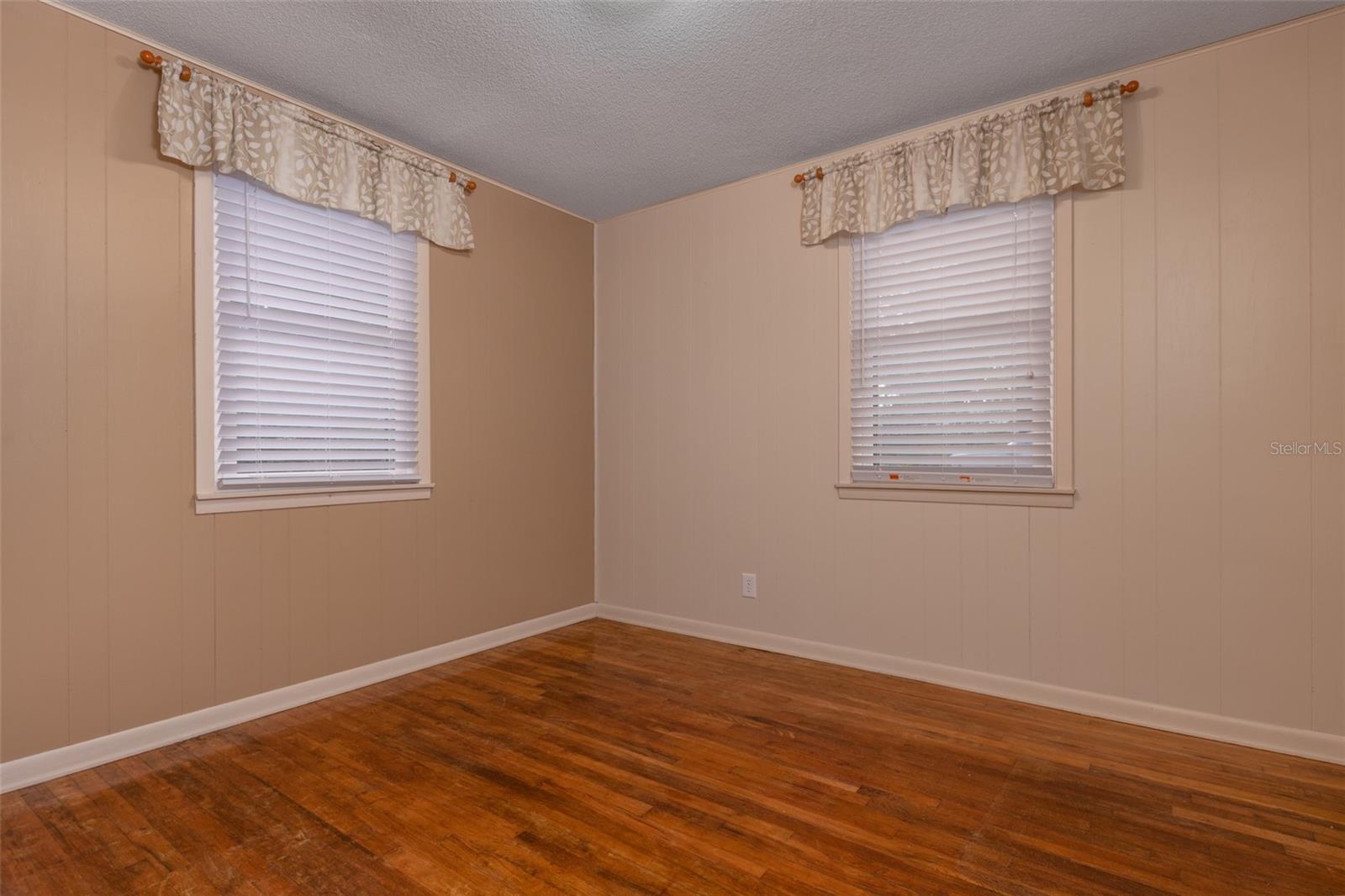 BREEZY POINT - Residential