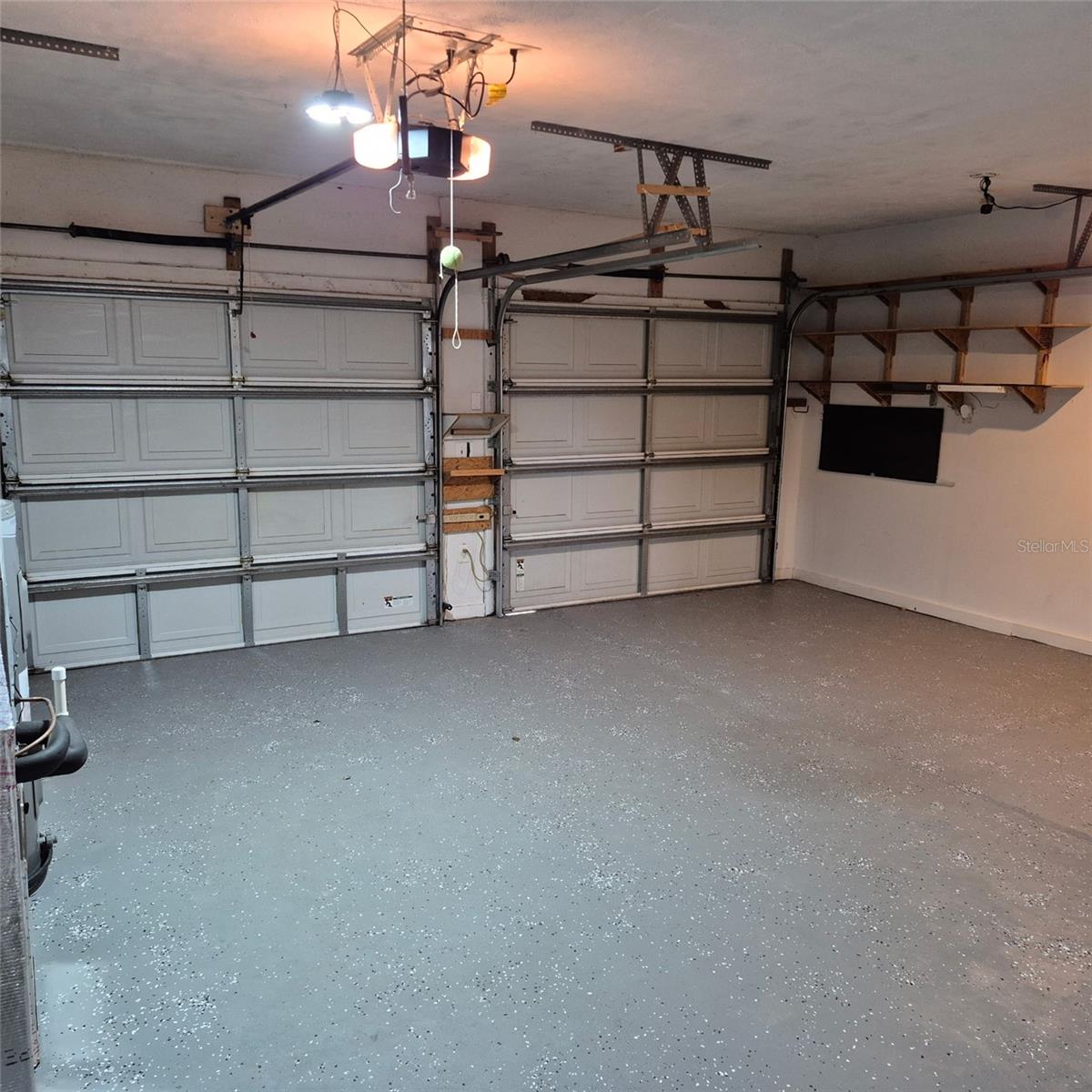 BREEZY POINT - Residential