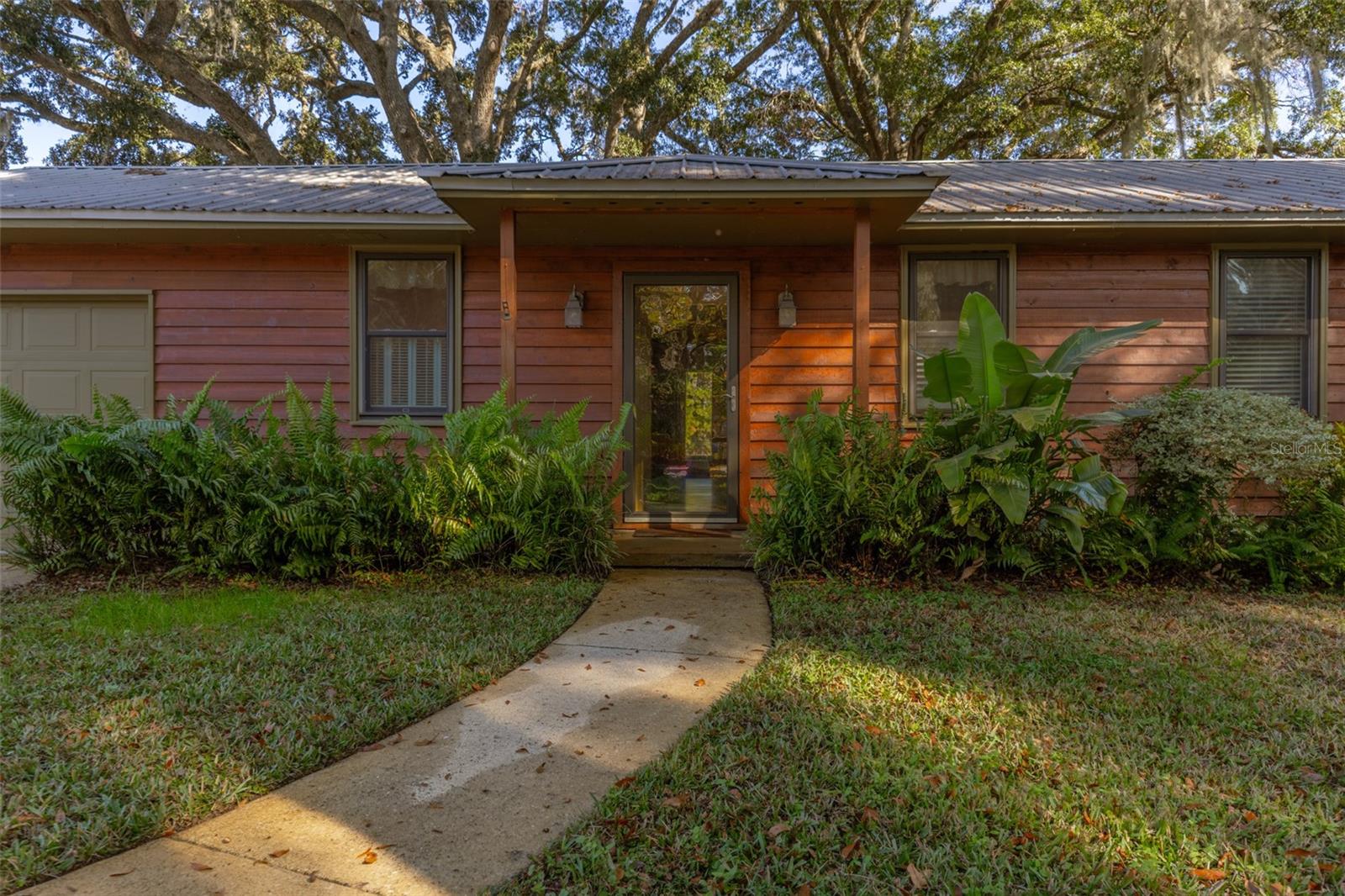 BREEZY POINT - Residential