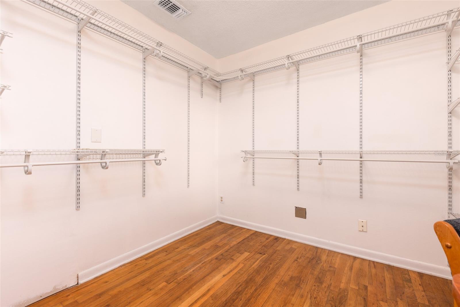 BREEZY POINT - Residential