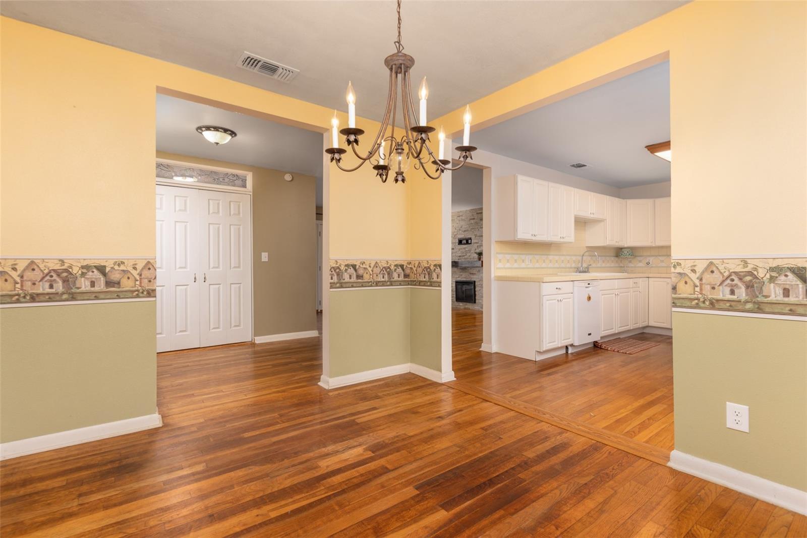 BREEZY POINT - Residential