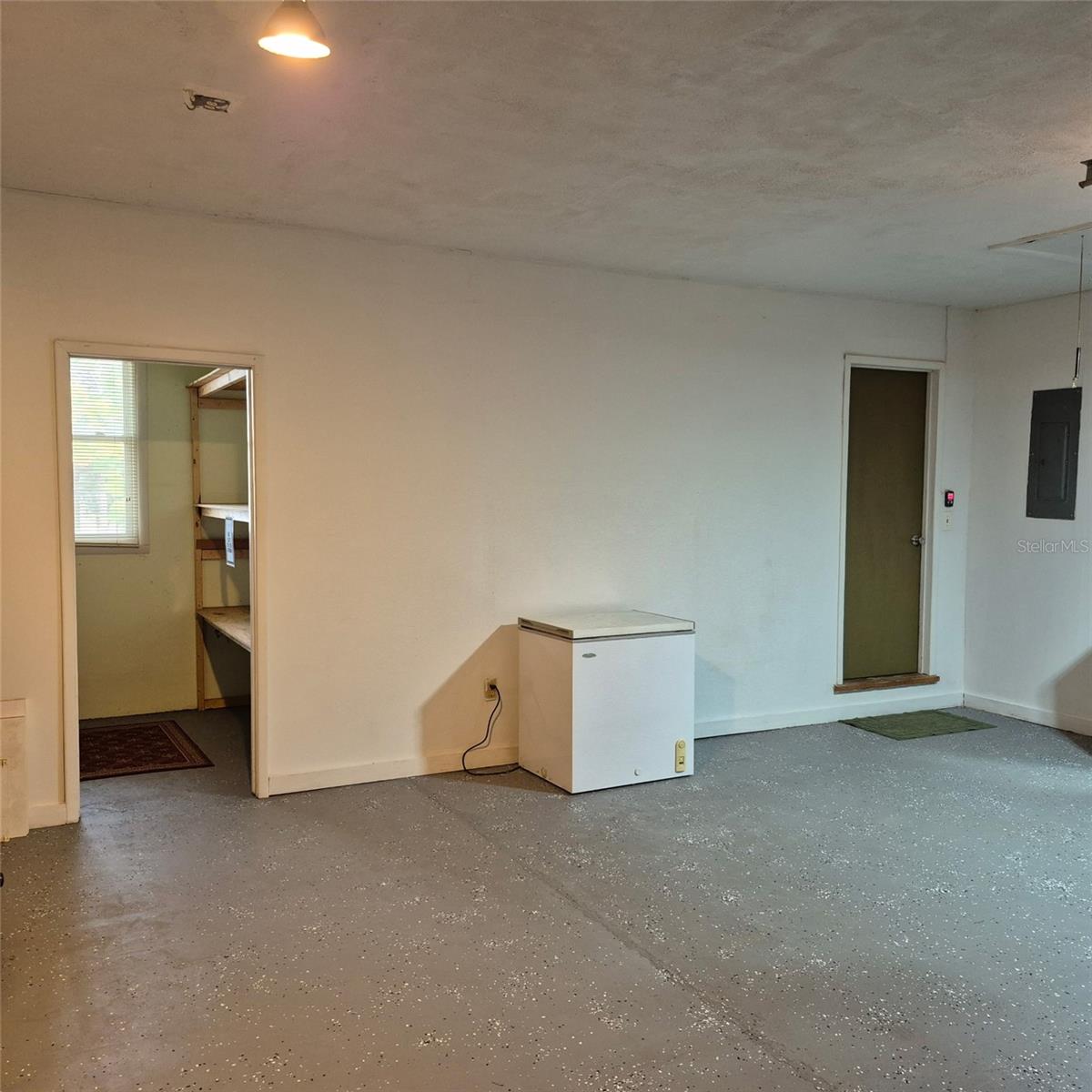 BREEZY POINT - Residential