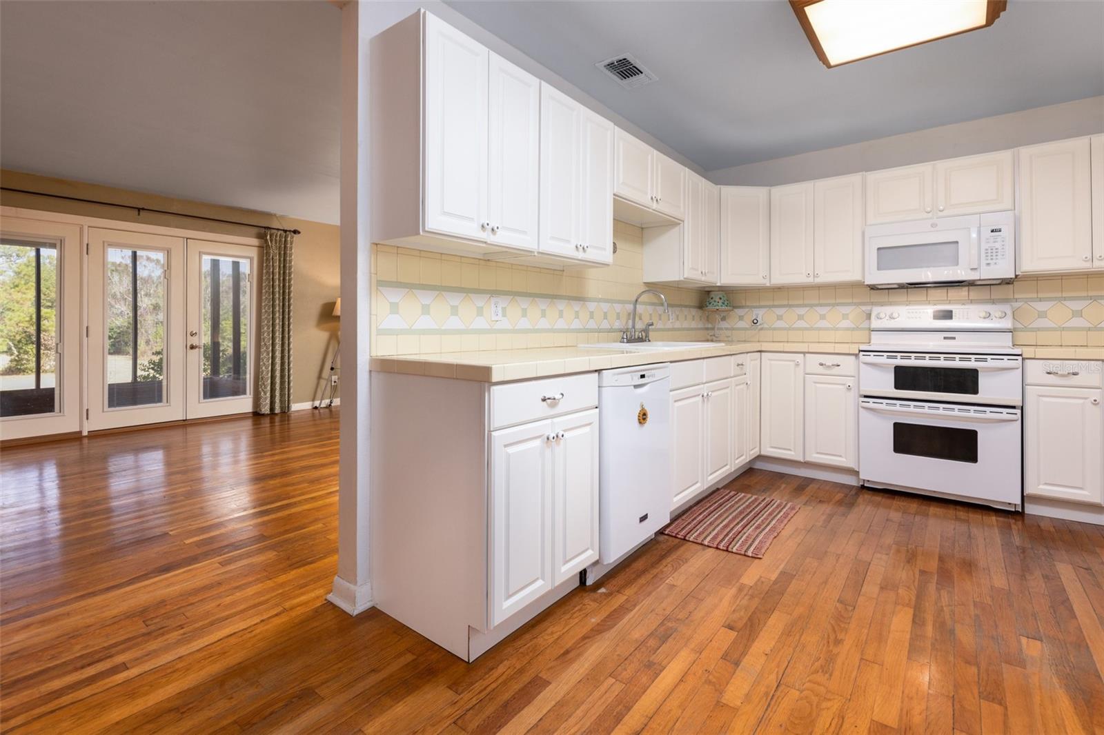 BREEZY POINT - Residential