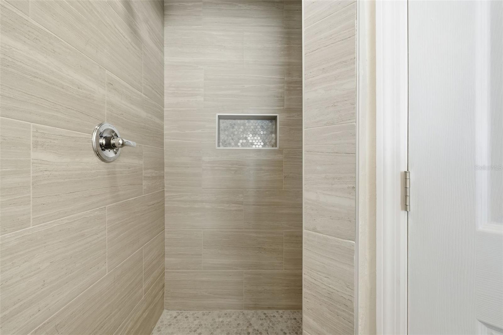 TAVARES NORTH LAKEWOOD PARK ADD 01 - Residential