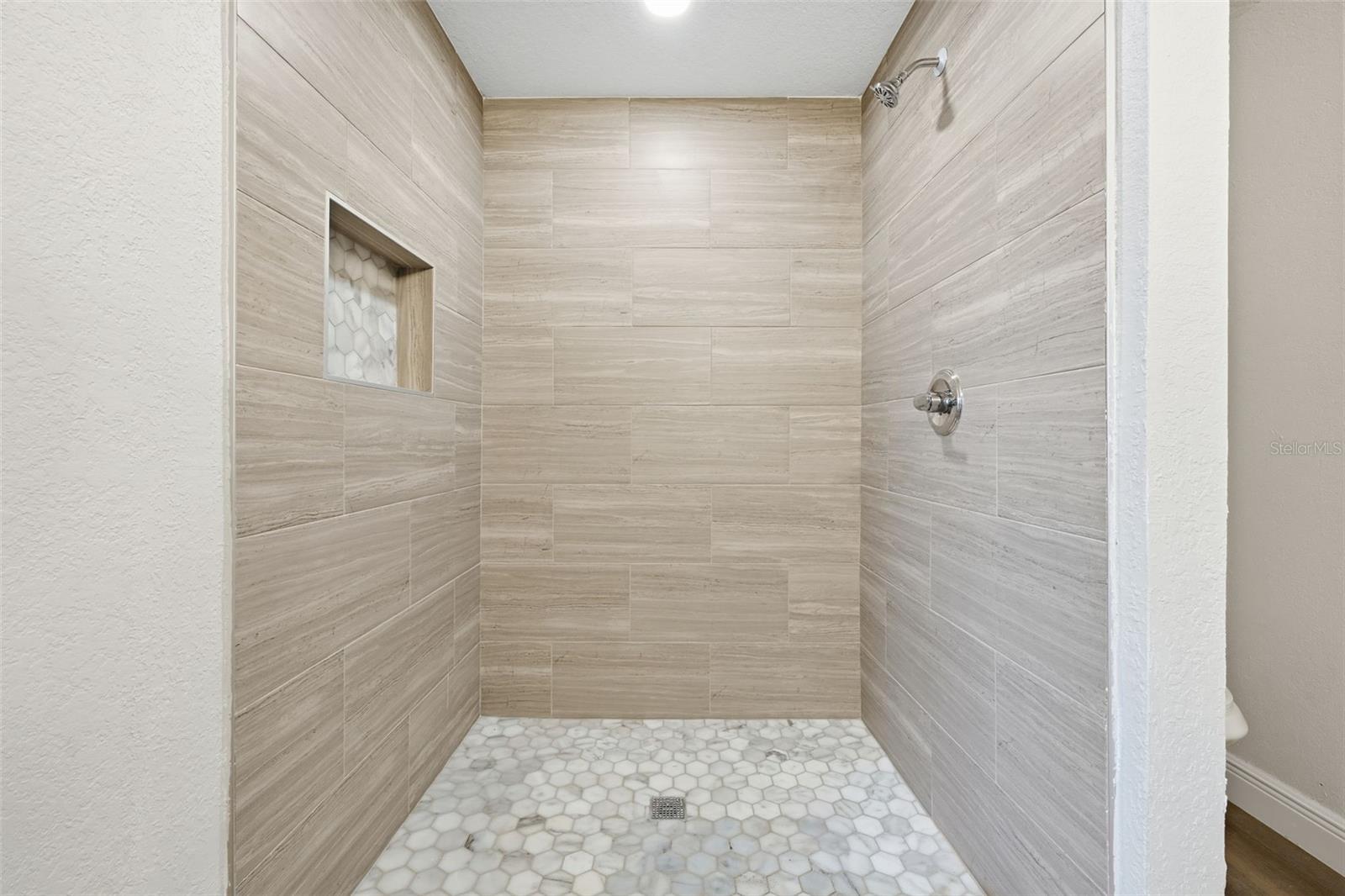 TAVARES NORTH LAKEWOOD PARK ADD 01 - Residential