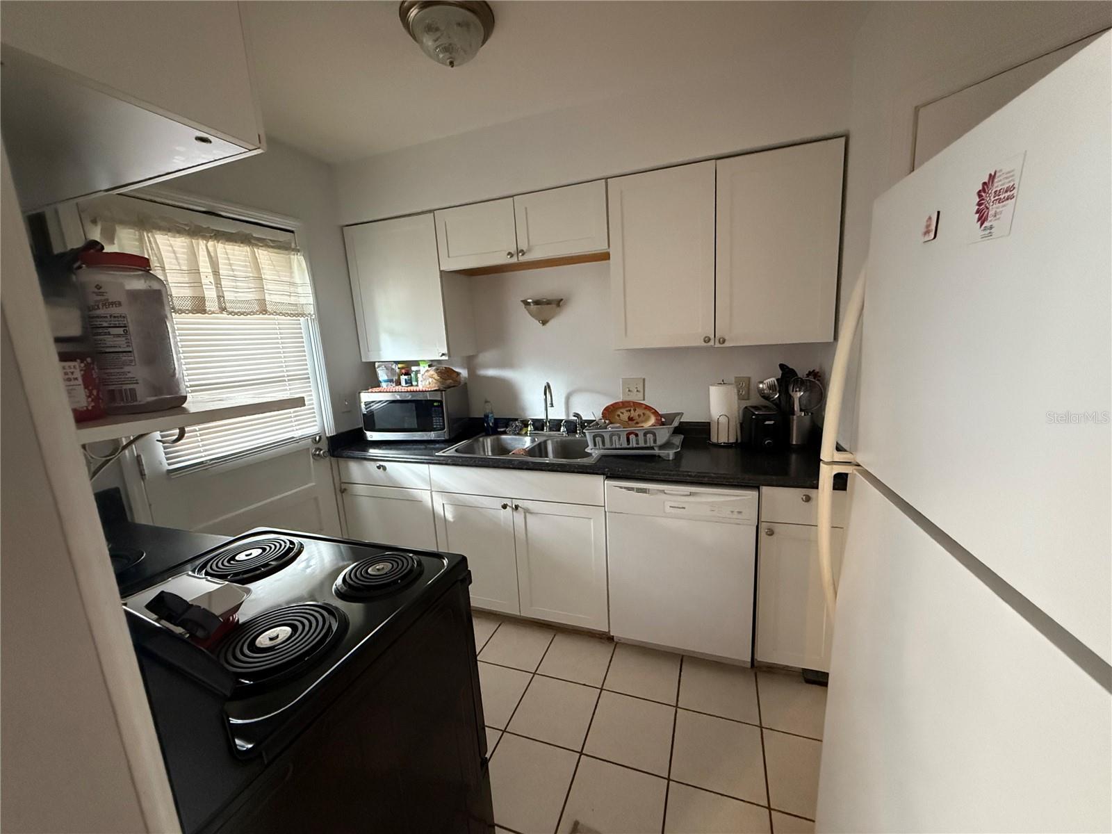 LAKE BENTLEY SHORES CONDO PH 01 - Residential