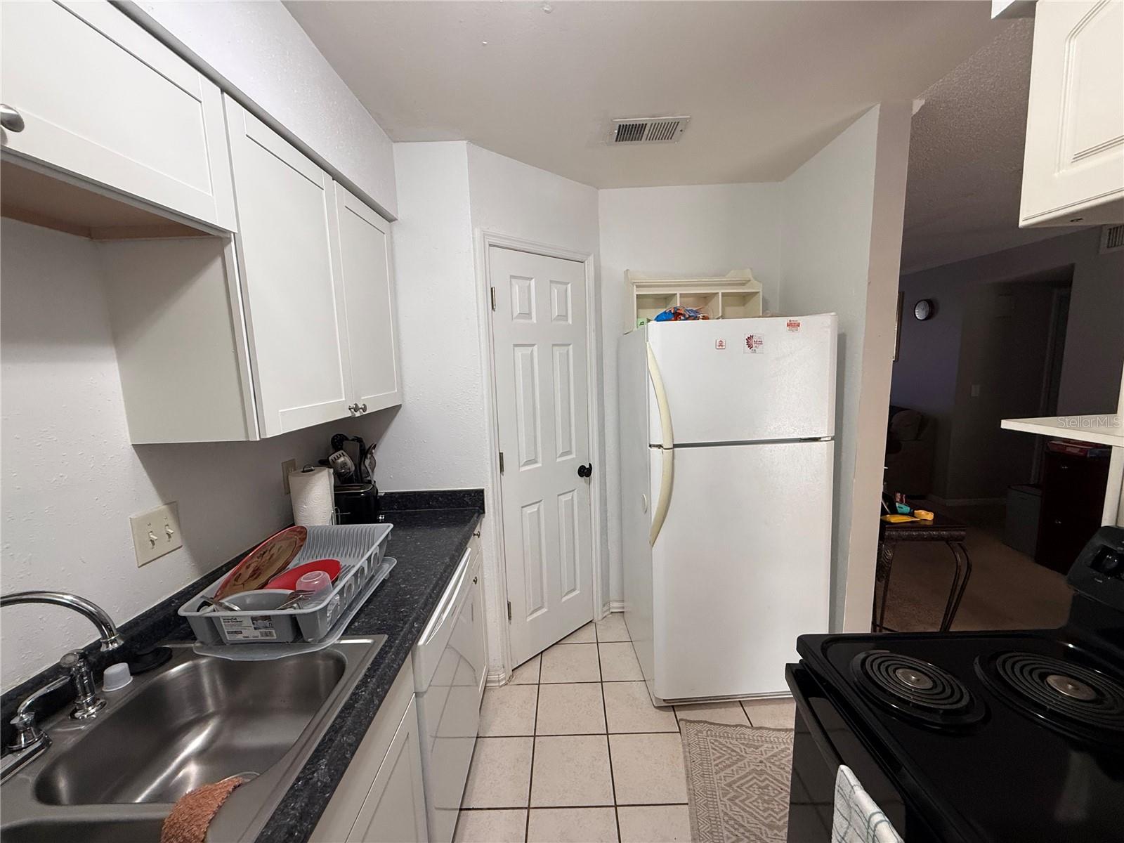 LAKE BENTLEY SHORES CONDO PH 01 - Residential