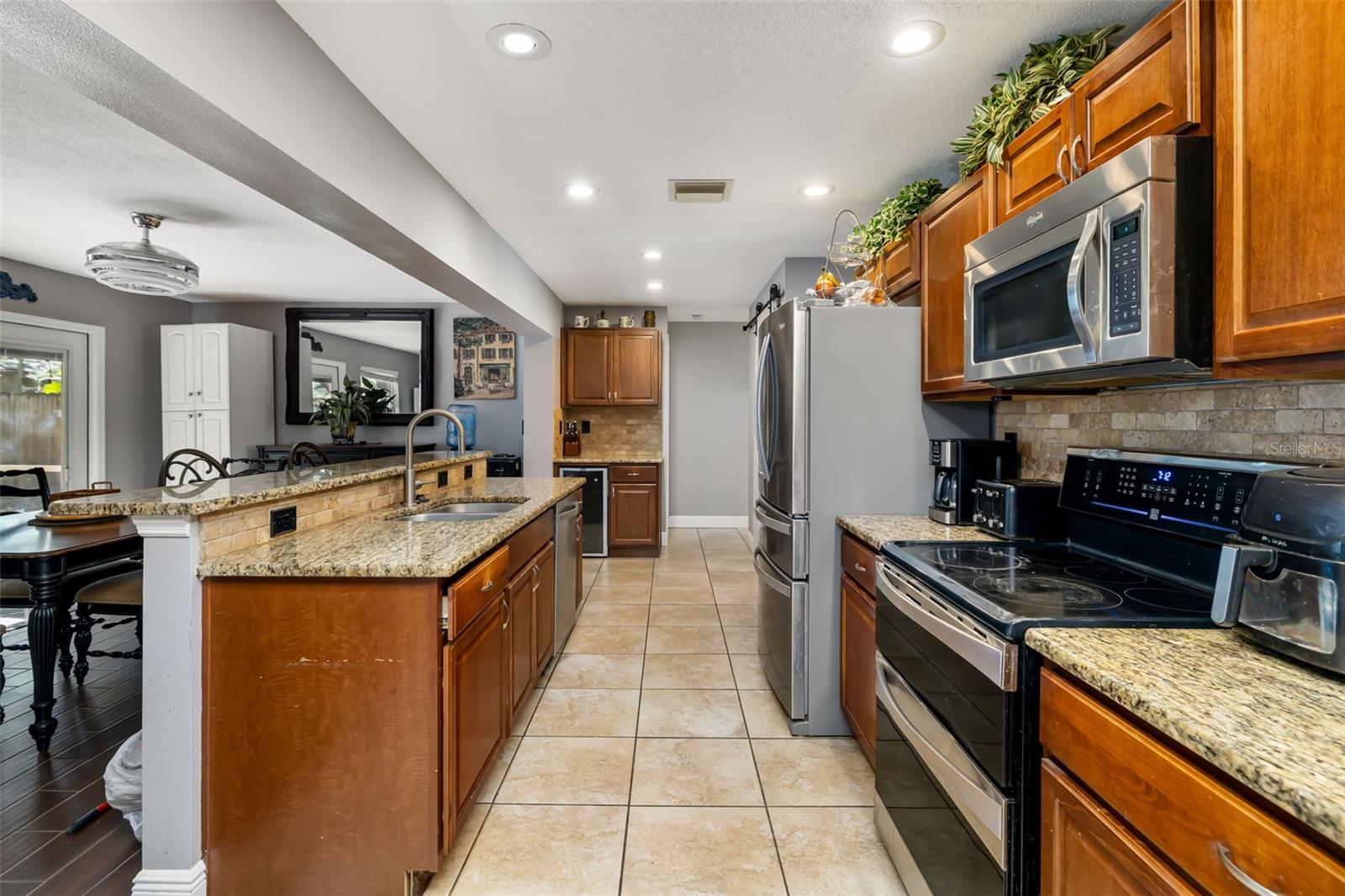 SUNSHINE ESTATES - Residential