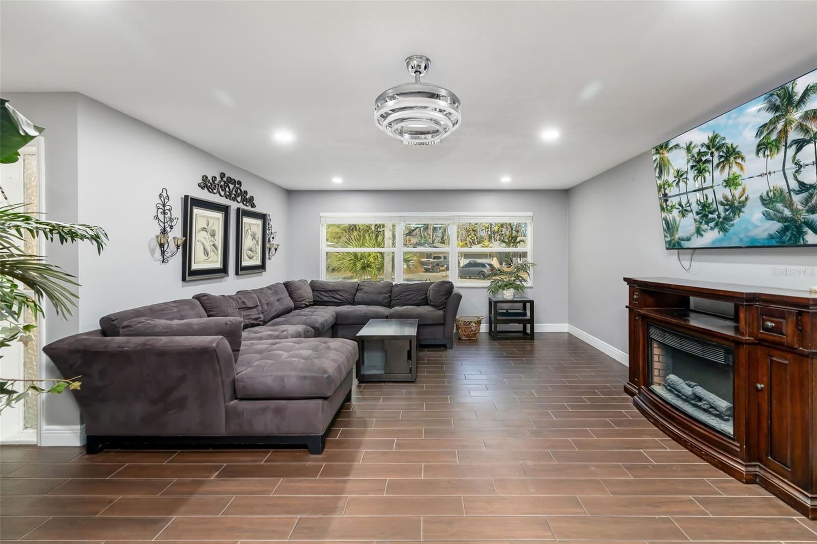 SUNSHINE ESTATES - Residential