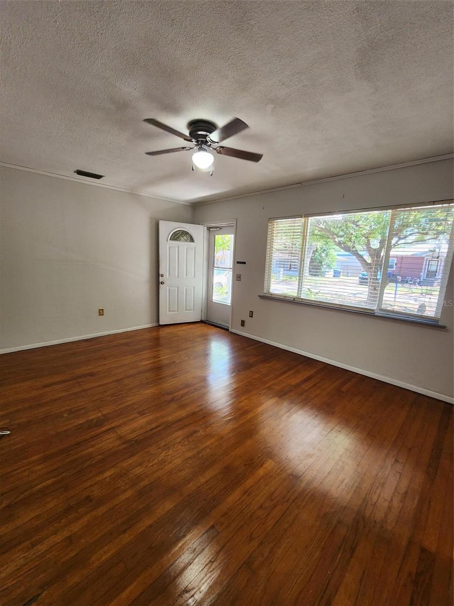 TRANQUIL OAKS - Residential