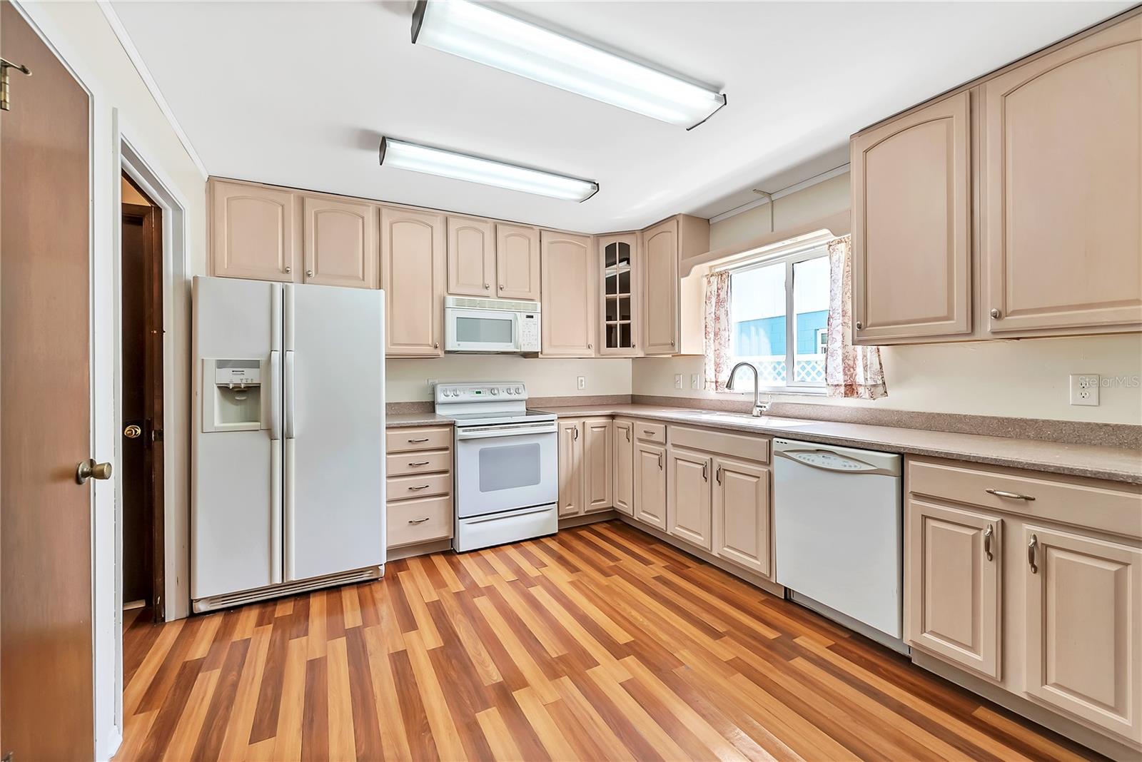 877 GREAT BEND ROAD