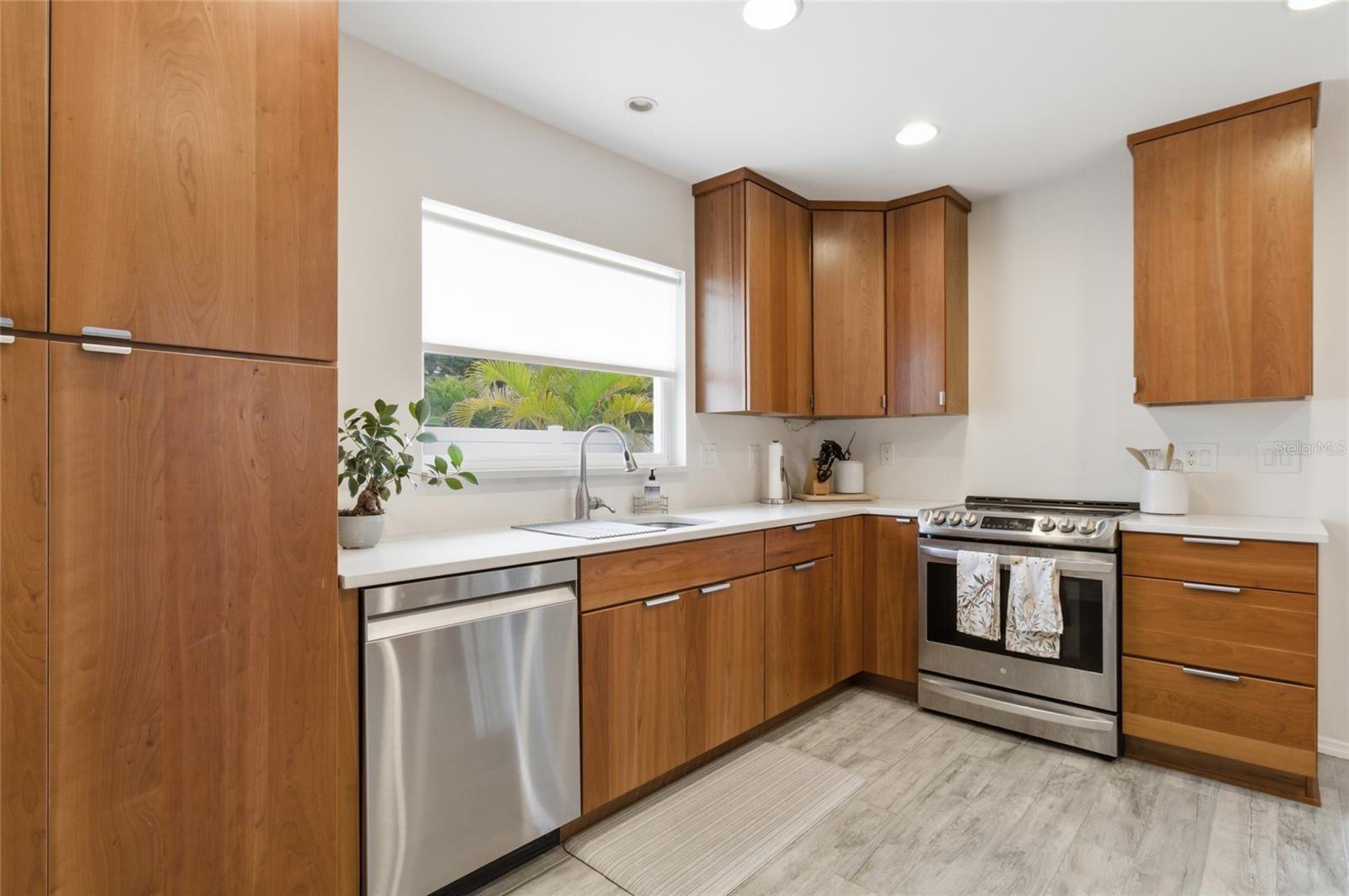 NORTH EAST PARK SHORES - Residential