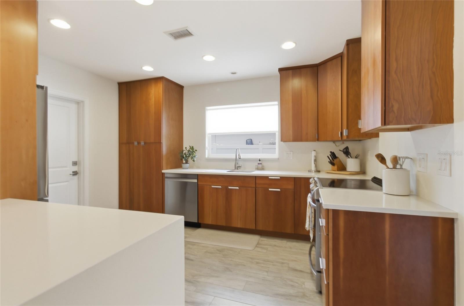 NORTH EAST PARK SHORES - Residential