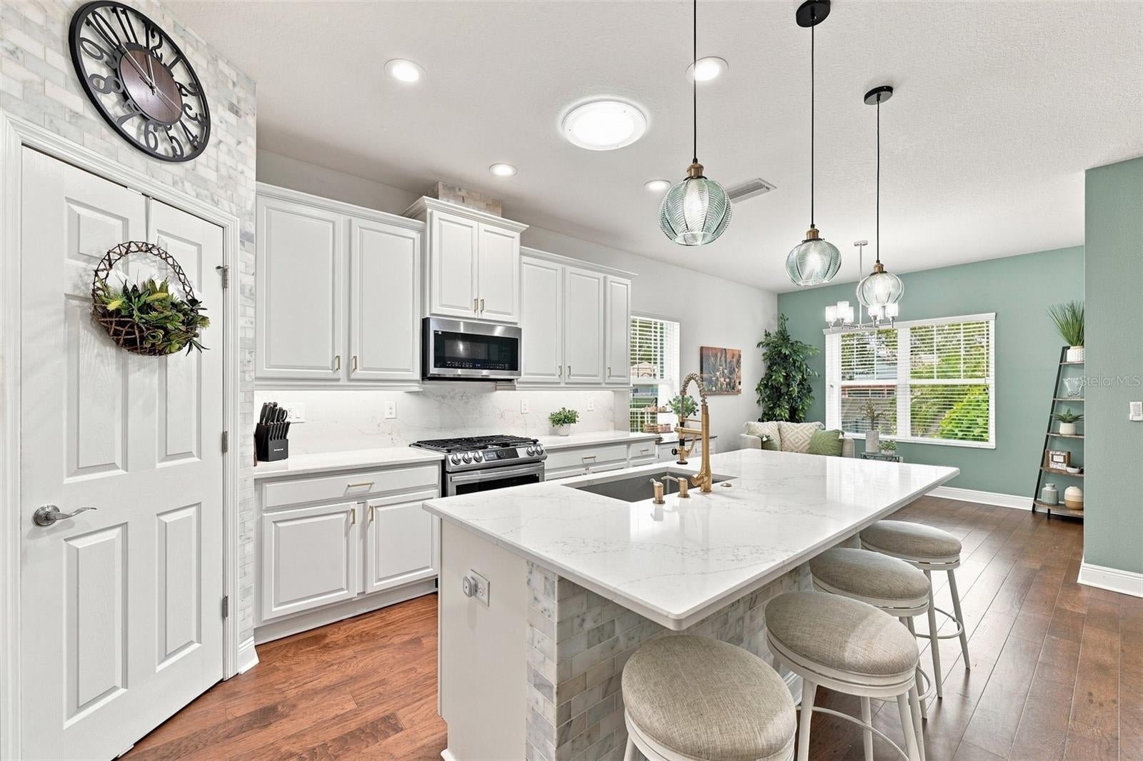 6517 NESTALL COURT