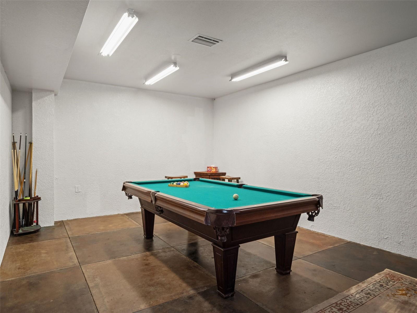 ACERAGE - Residential