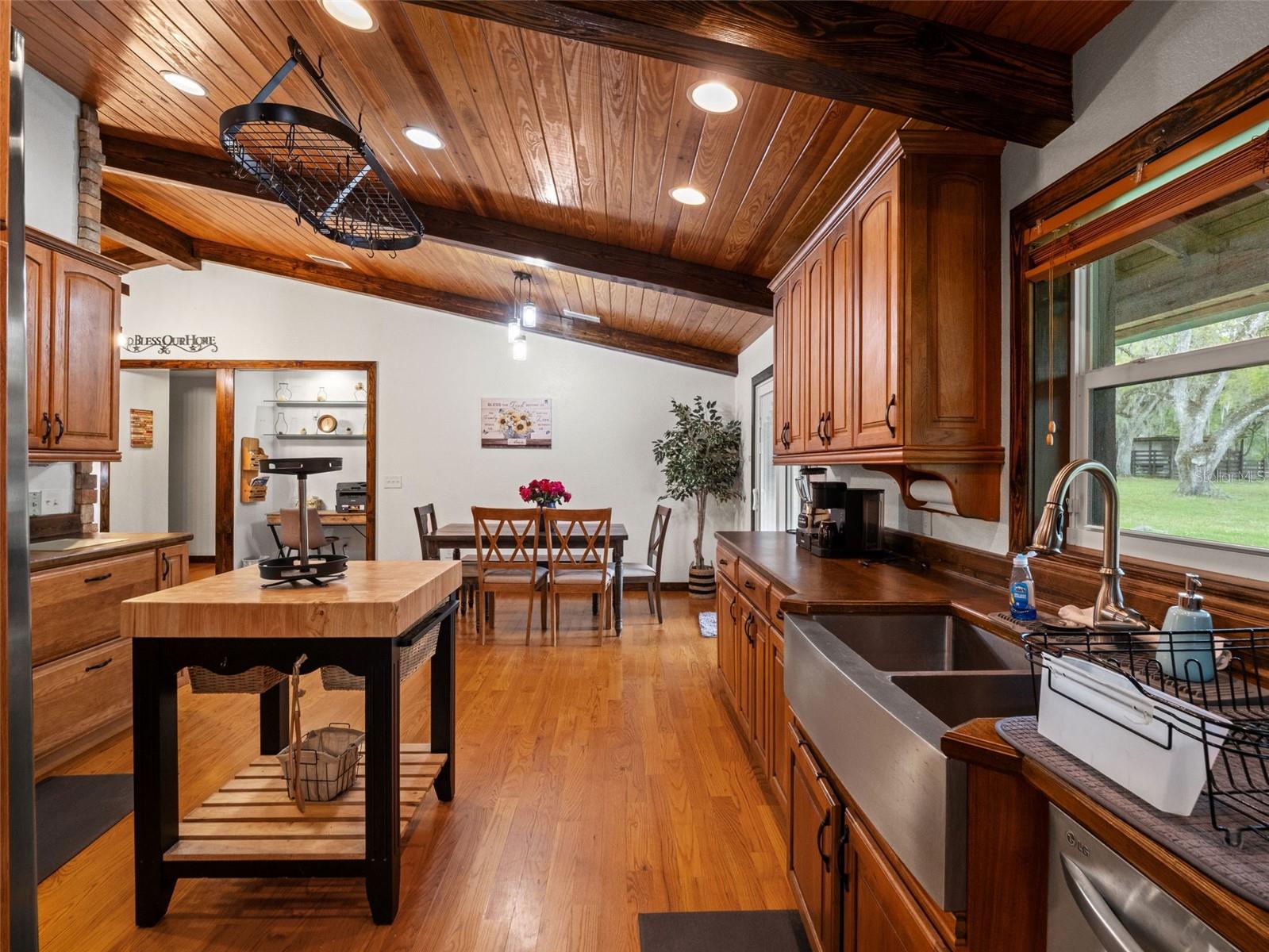 ACERAGE - Residential