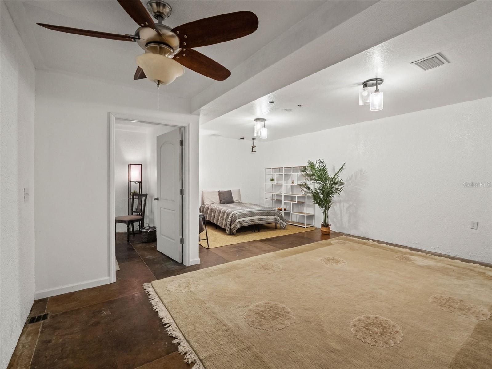 ACERAGE - Residential