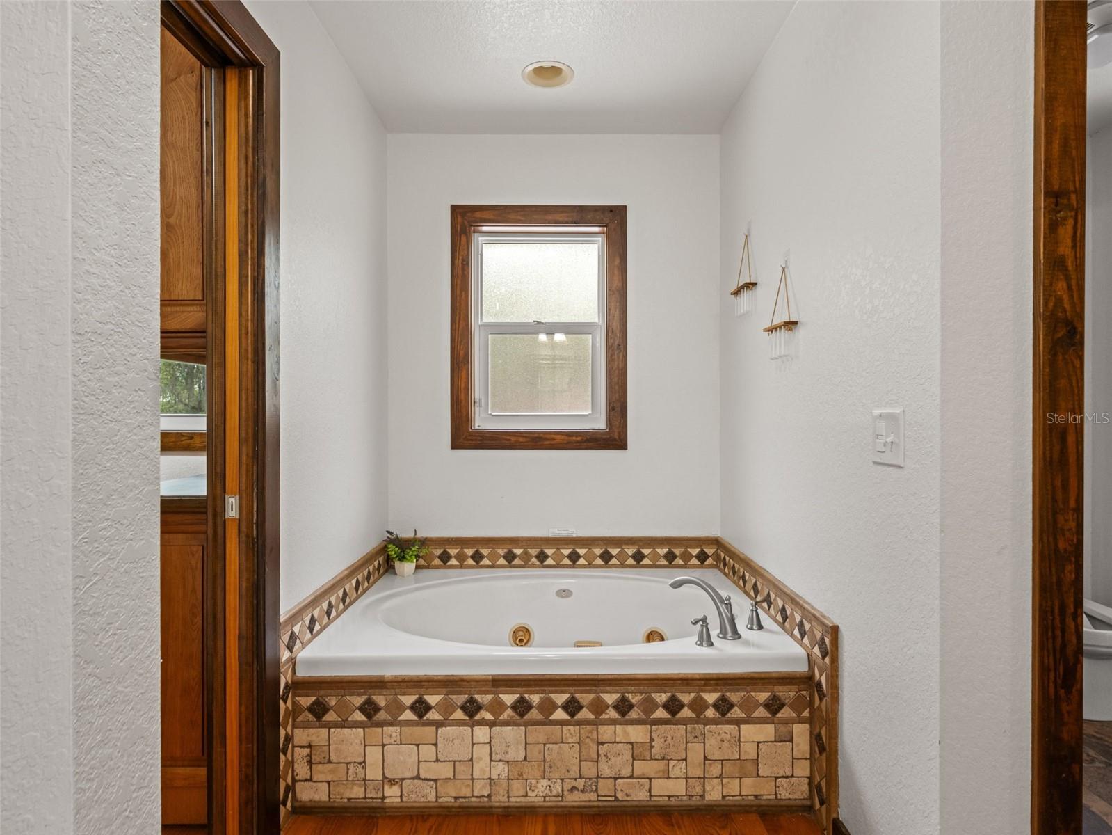 ACERAGE - Residential