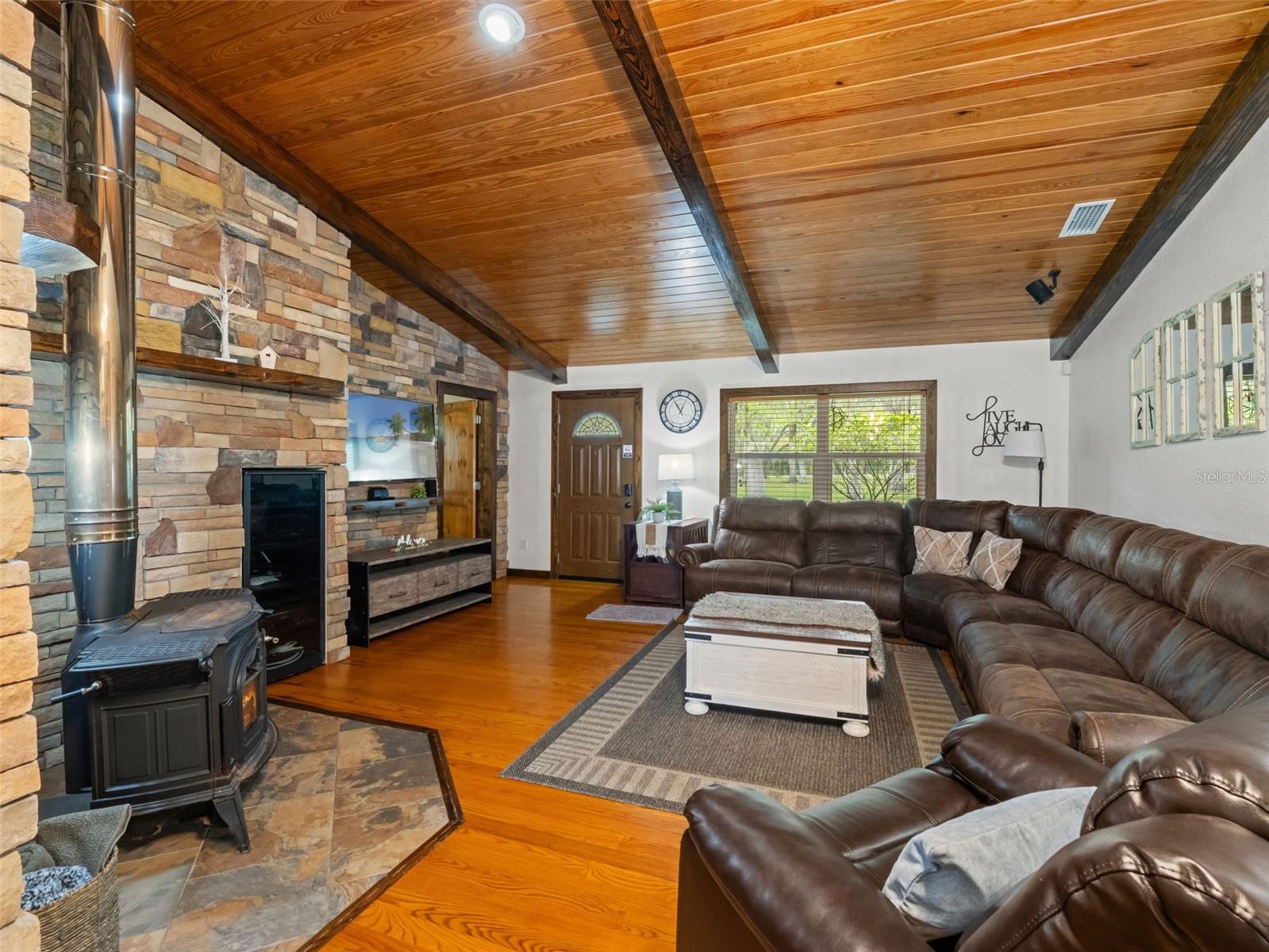 ACERAGE - Residential