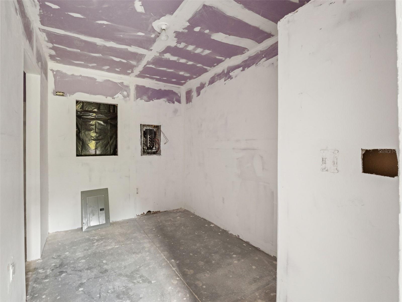 ACERAGE - Residential