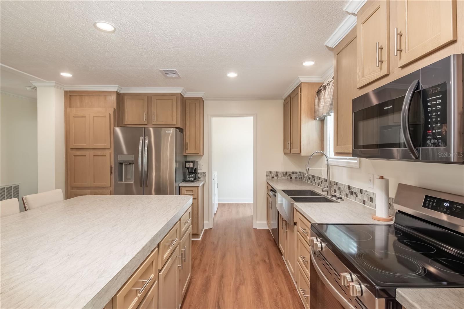 ISLAND LAKE ACRES - Residential