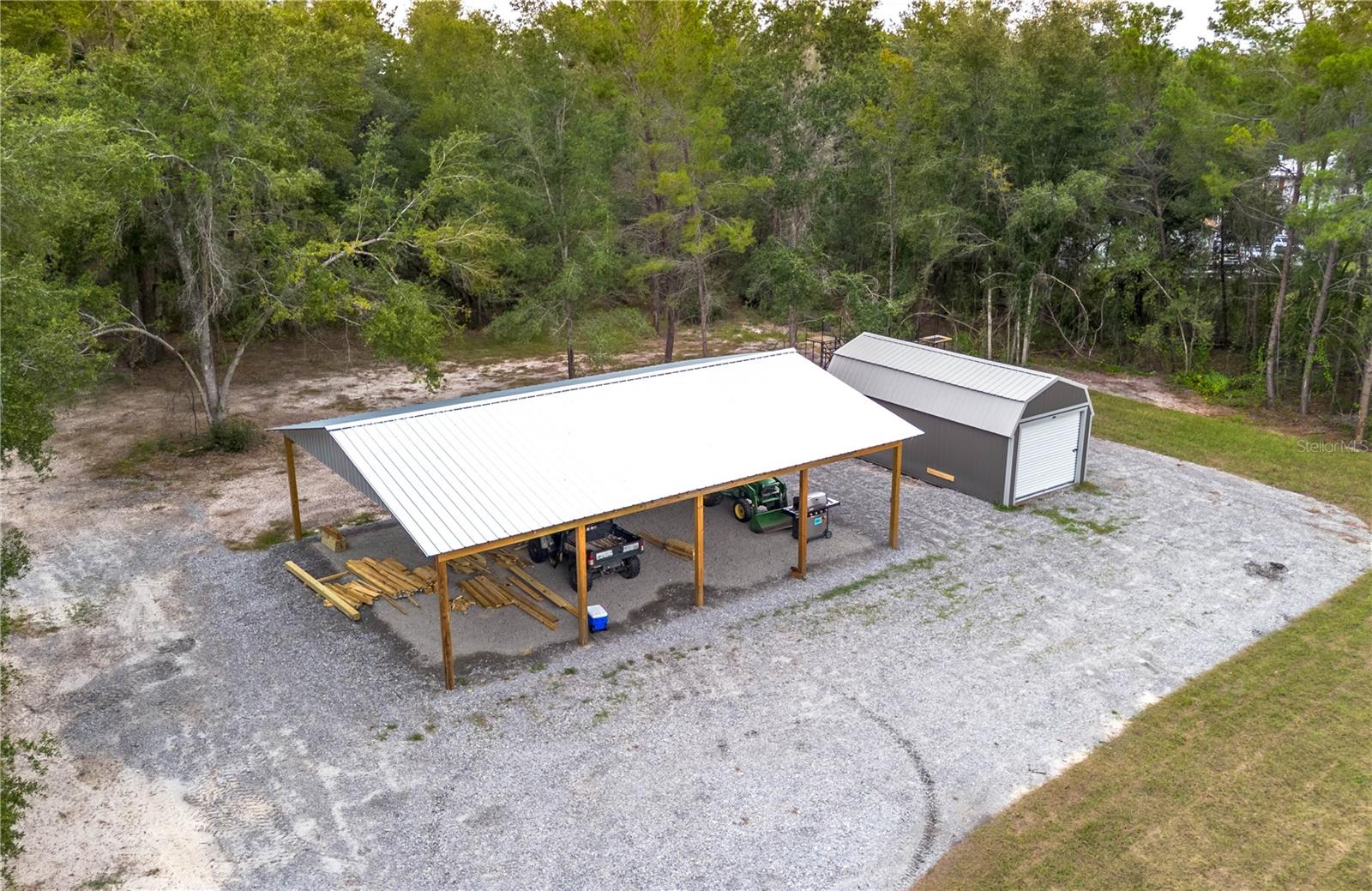 ISLAND LAKE ACRES - Residential