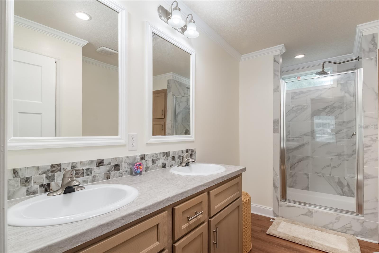 ISLAND LAKE ACRES - Residential