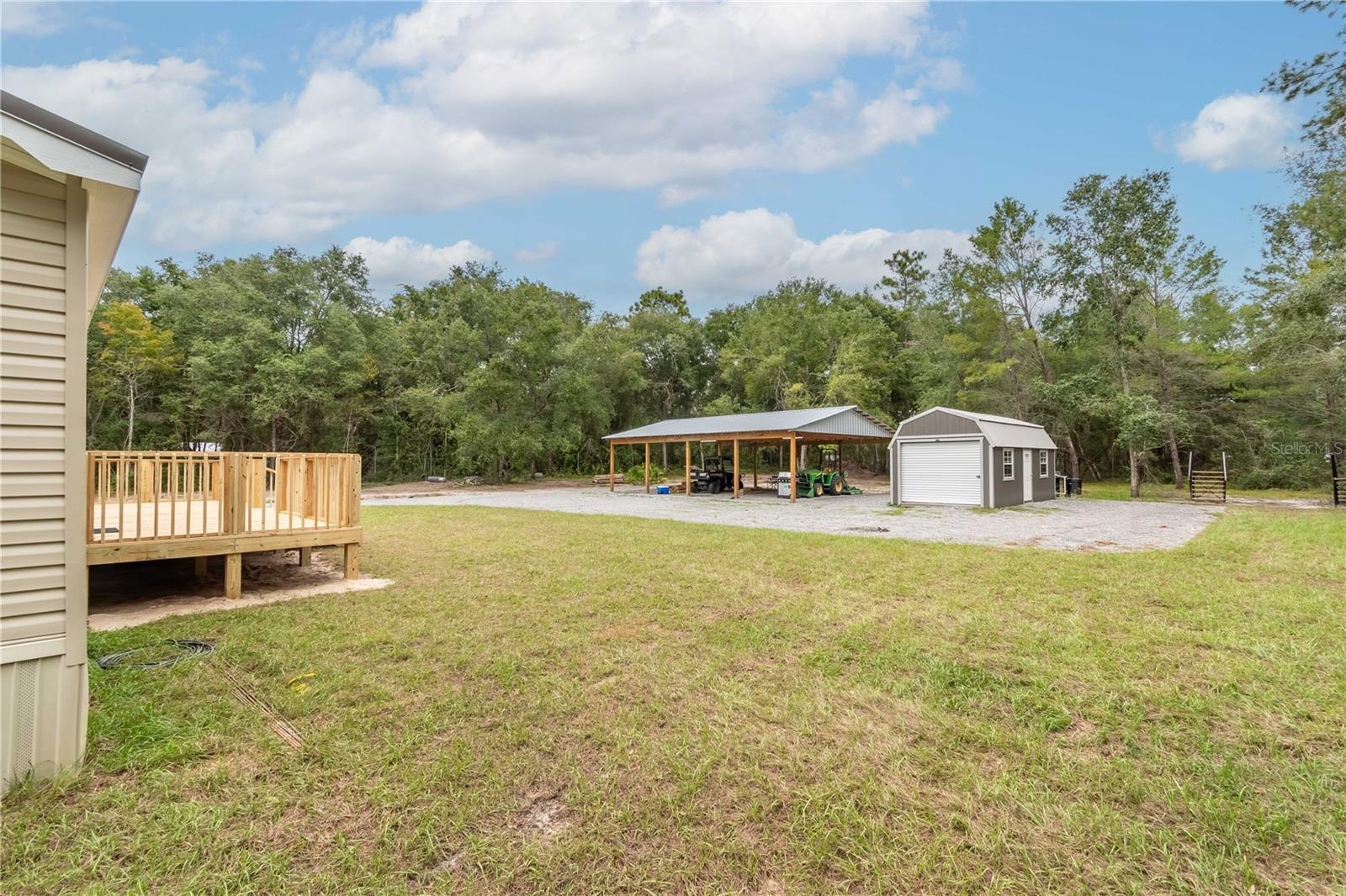 ISLAND LAKE ACRES - Residential