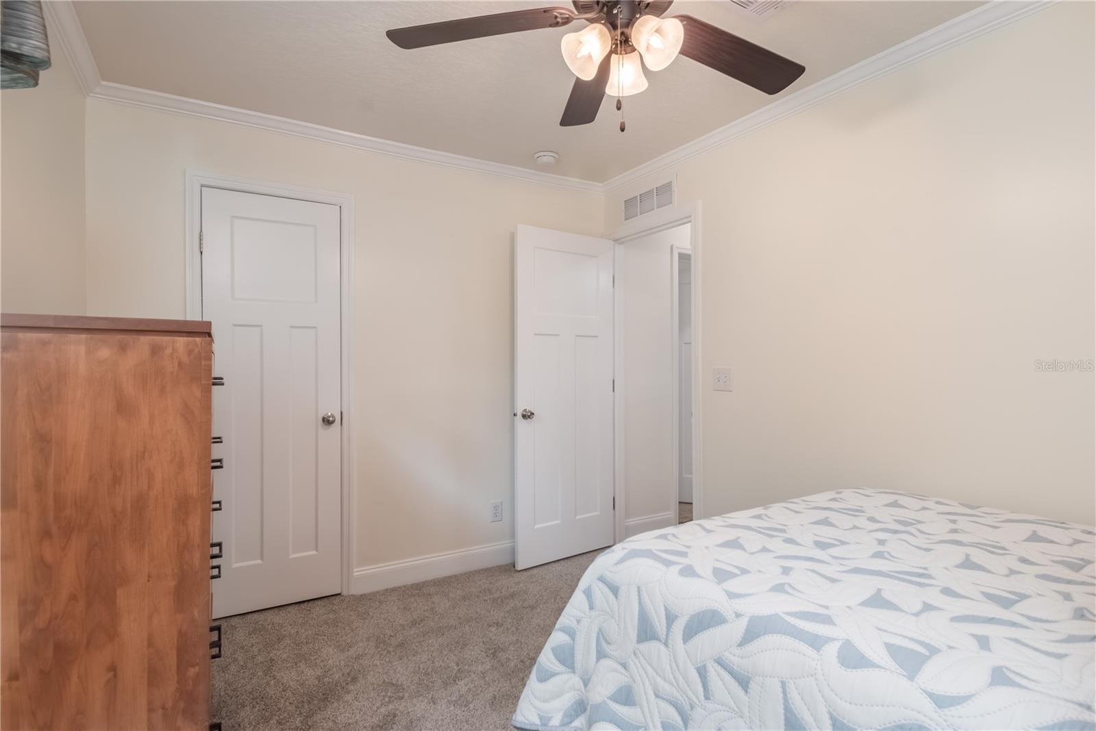 ISLAND LAKE ACRES - Residential
