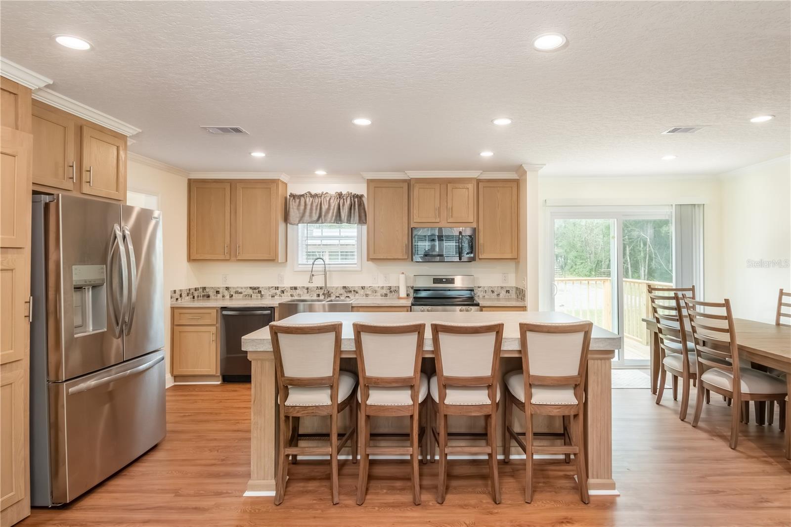 ISLAND LAKE ACRES - Residential