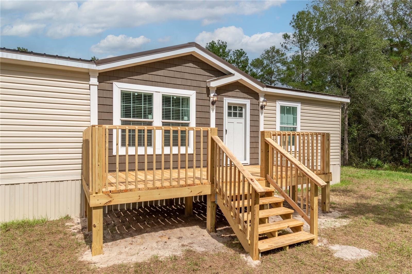 ISLAND LAKE ACRES - Residential