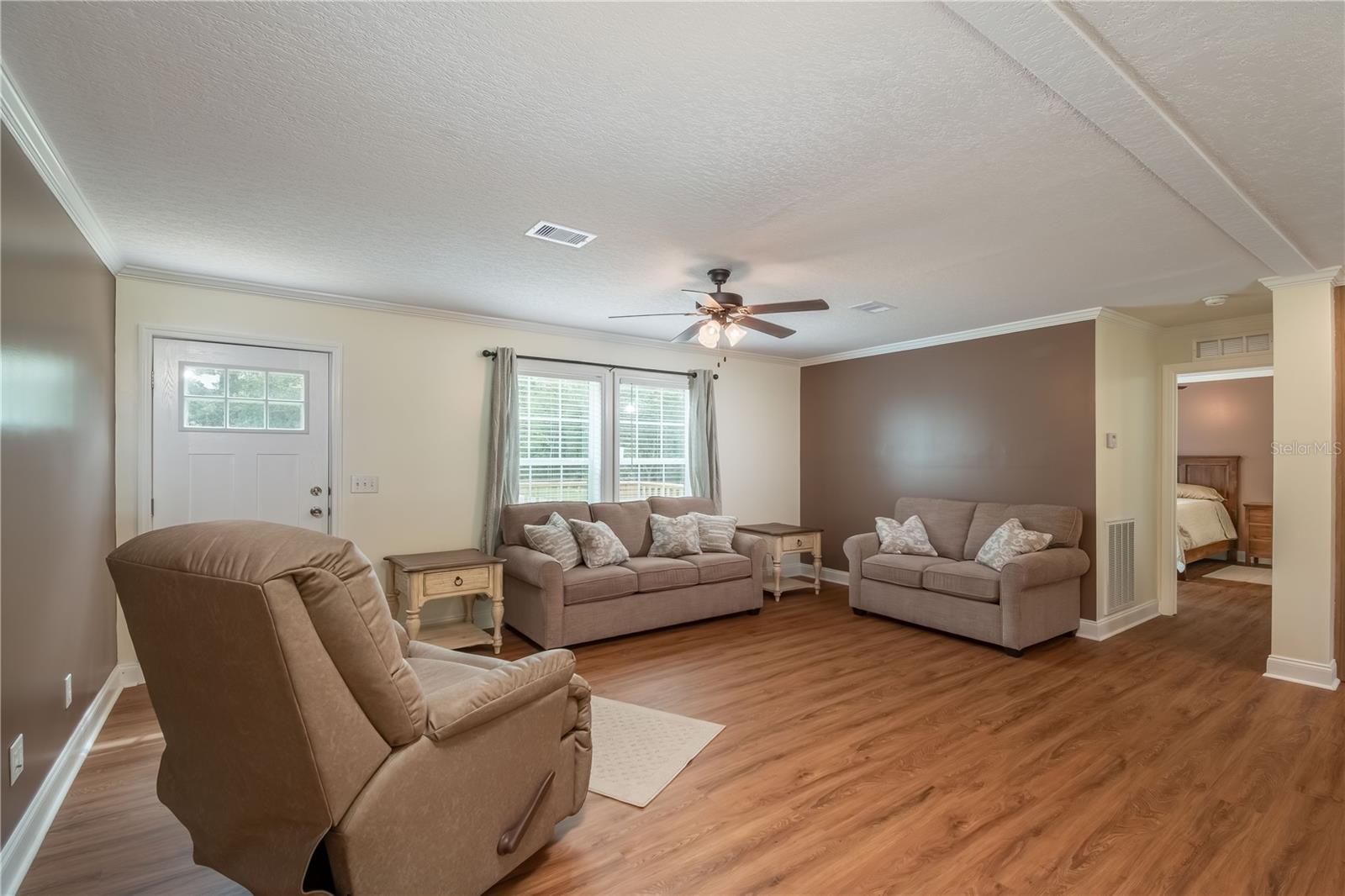 ISLAND LAKE ACRES - Residential