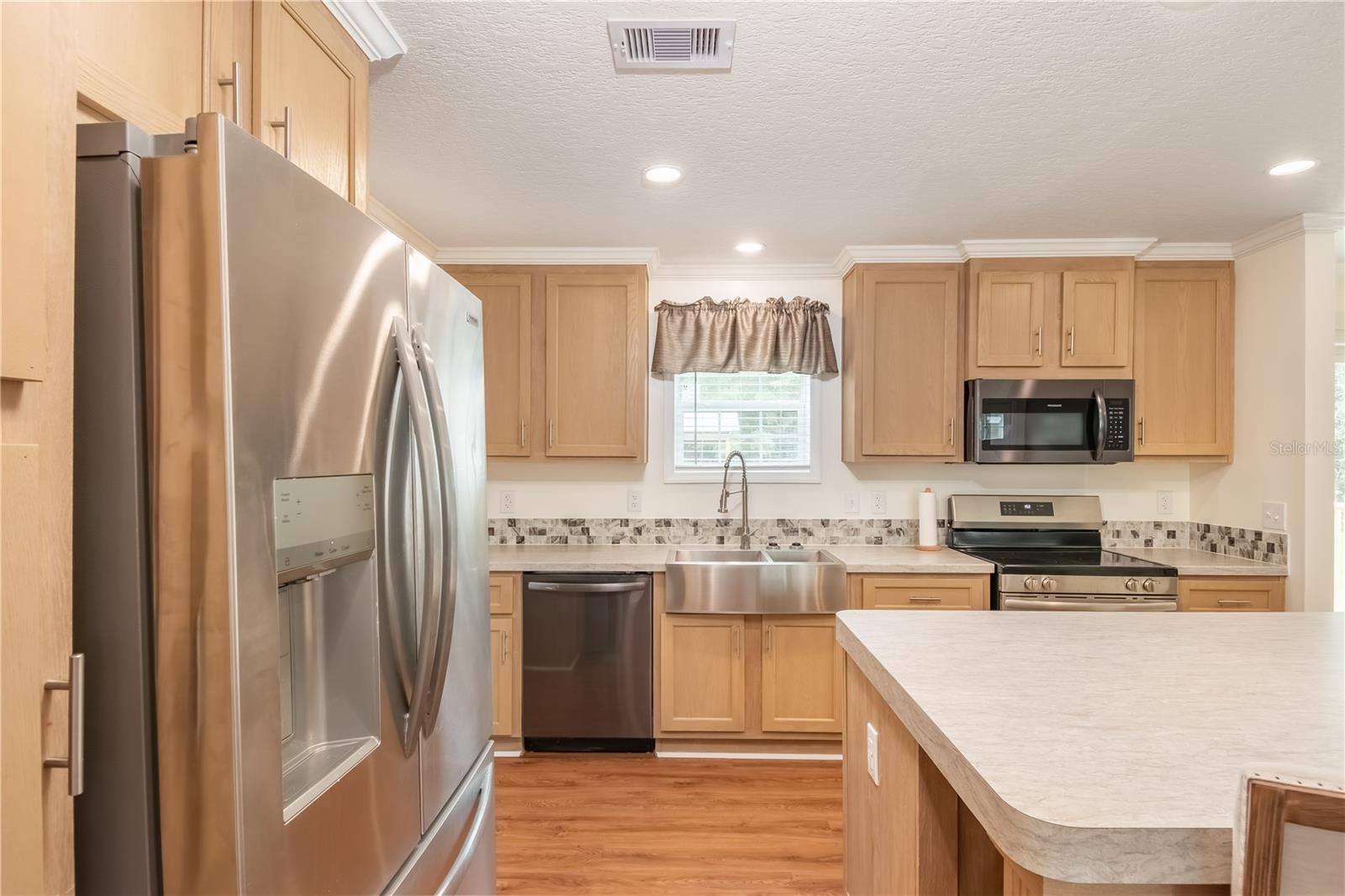 ISLAND LAKE ACRES - Residential
