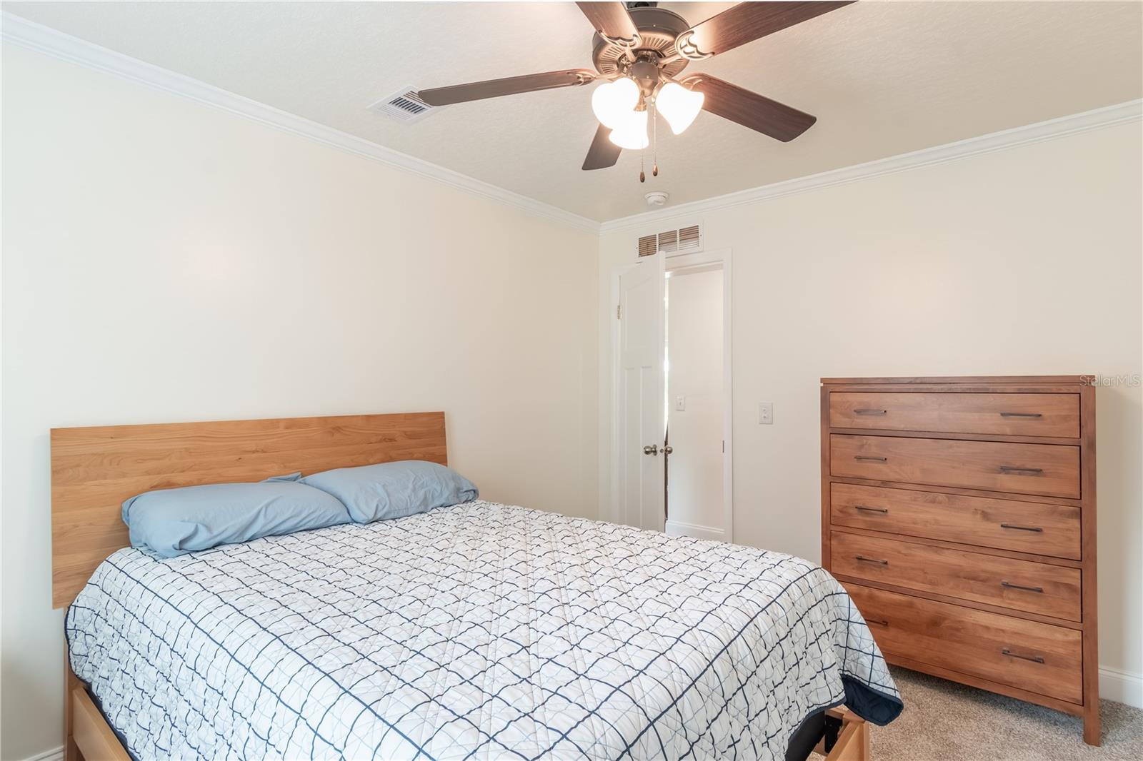 ISLAND LAKE ACRES - Residential