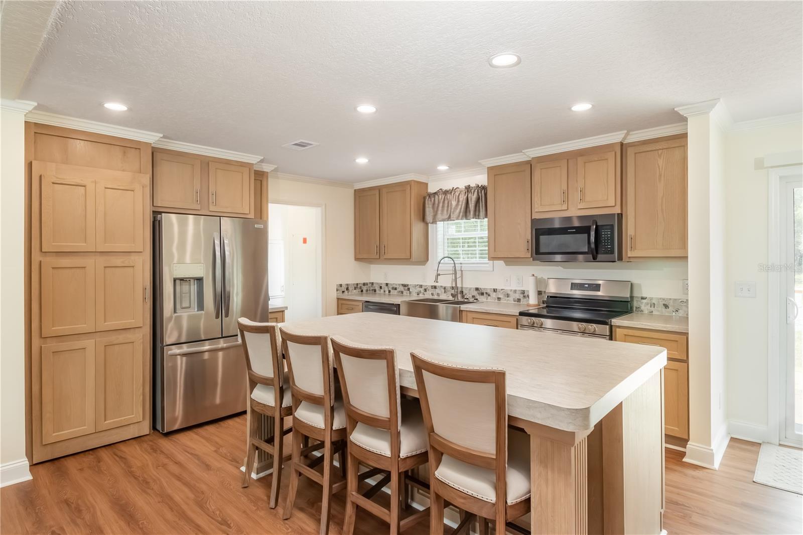 ISLAND LAKE ACRES - Residential