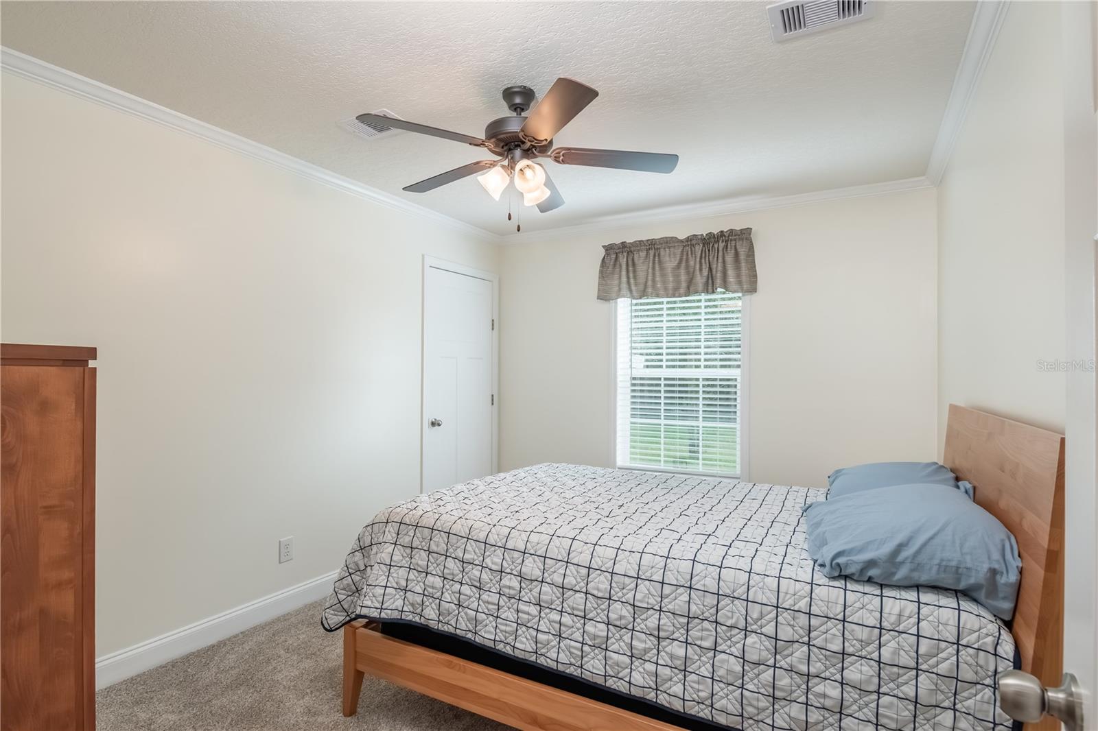 ISLAND LAKE ACRES - Residential