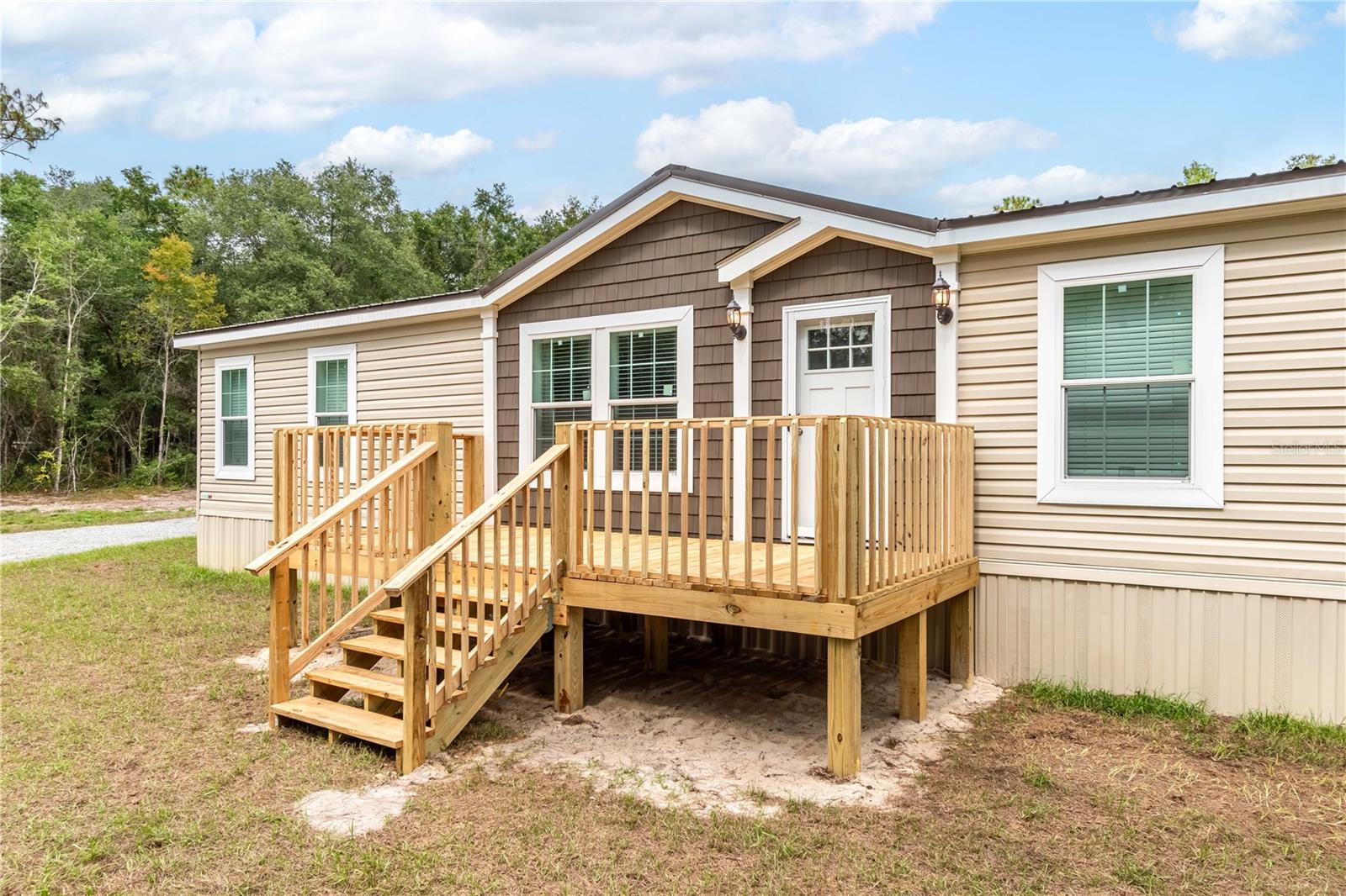 ISLAND LAKE ACRES - Residential