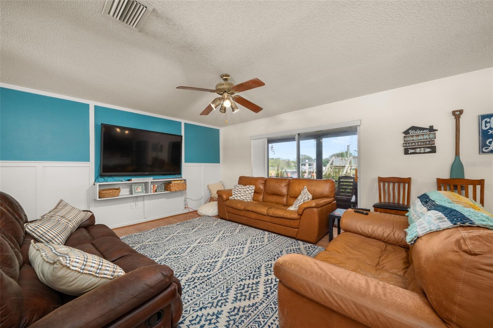 LEISURE LAKES SEC 11 - Residential