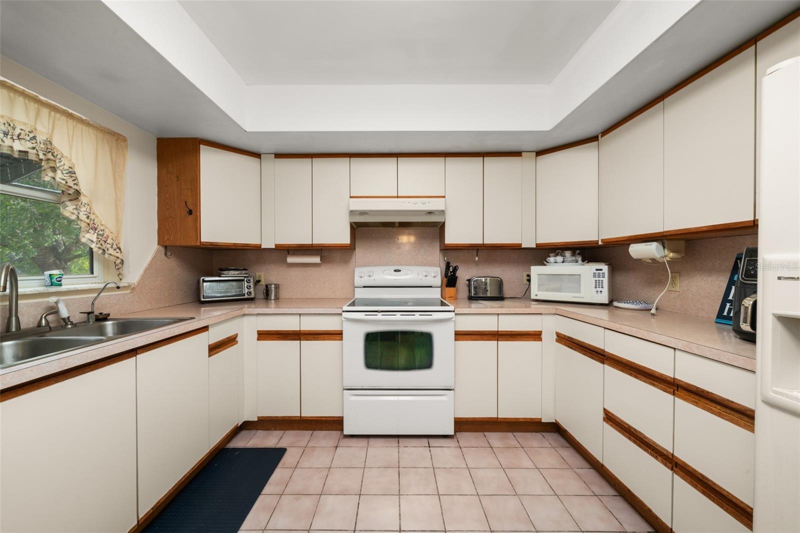 LEISURE LAKES SEC 11 - Residential