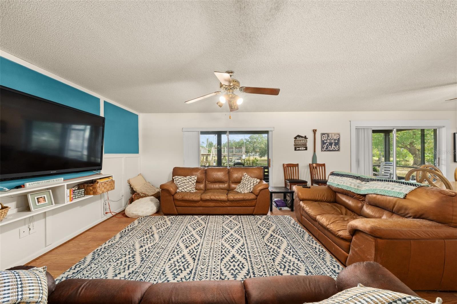 LEISURE LAKES SEC 11 - Residential